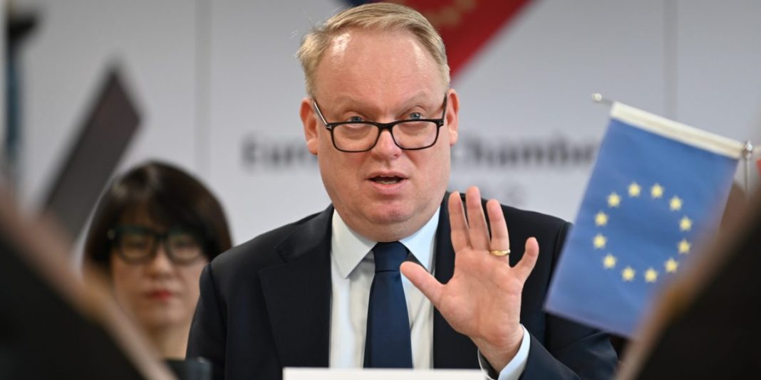 European firms still can't easily get Chinese rare earths, says business lobby