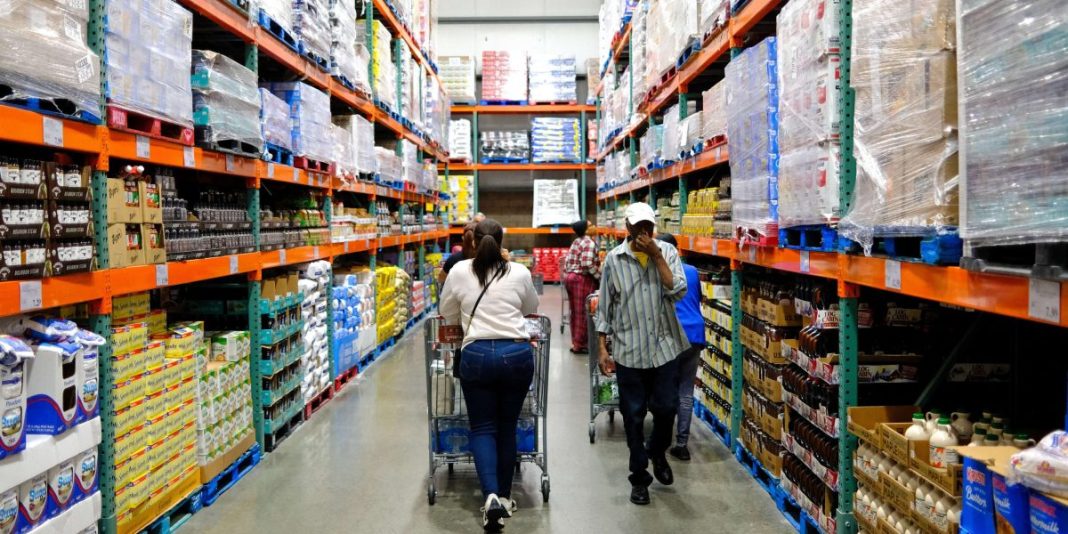 The U.S. economy is running even hotter than previously thought, and GDP growth could reach 4% in Q3