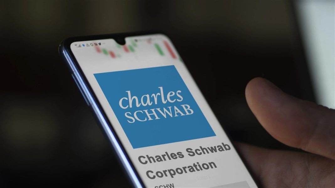 Dividend ETF SCHD Draws Buyers as Fed Cuts Spark Rotation