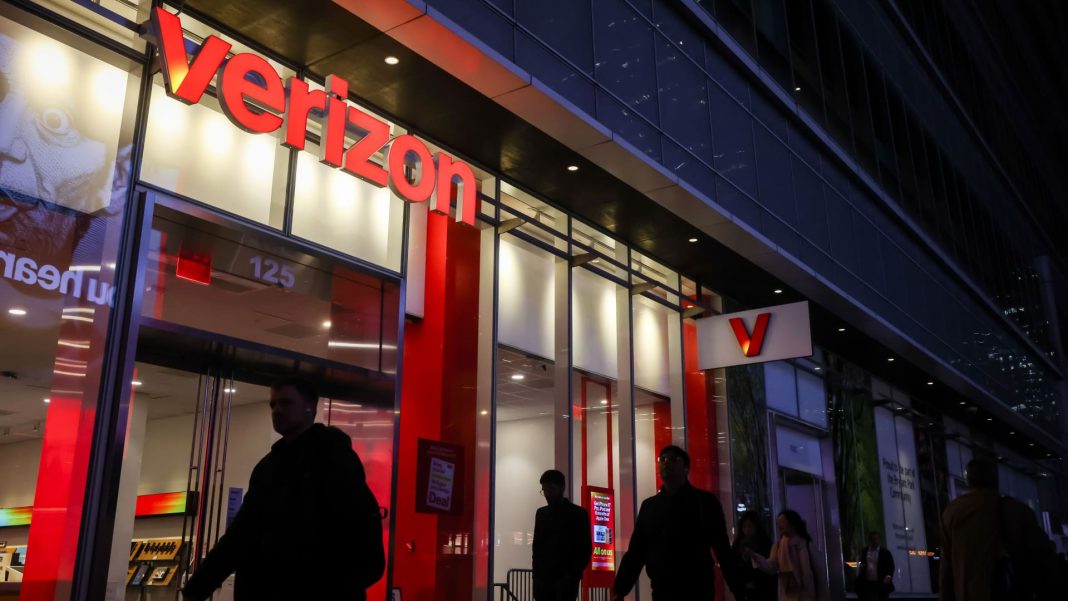 Verizon chairman Mark Bertolini says board needed to revive company