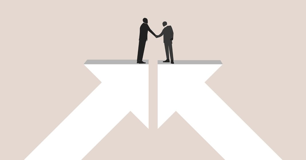 RIA Firms Eye Growth Through M&A Deals, New Services