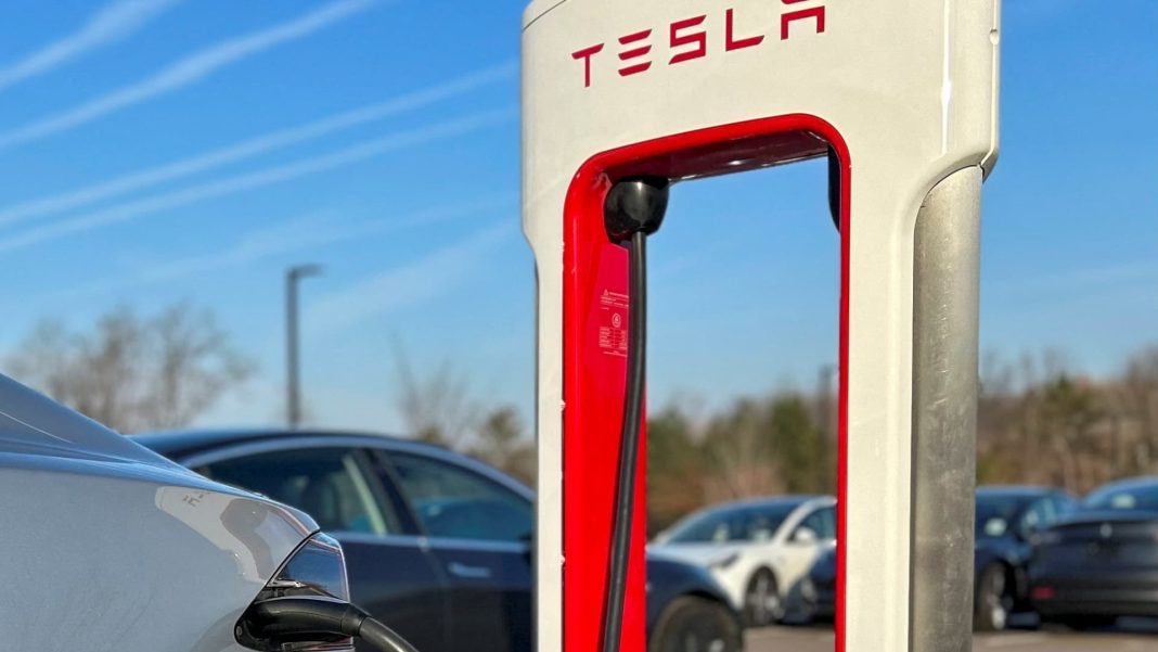 Tesla faces many challenges heading into 2026. Using options to make money on declines