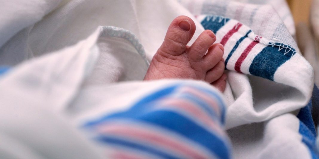 U.S. births dropped last year, offsetting 2024’s increase and dashing hopes for an uptrend
